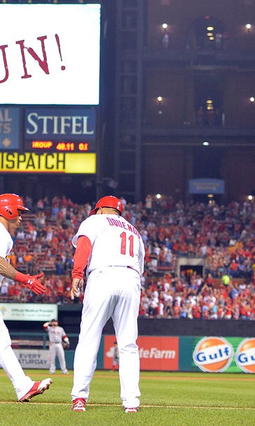 Wong cracks two homers with mind focused on hurricanes in hometown